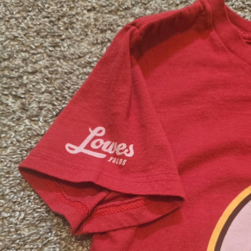 Red Graphic T-Shirt Chicken Butt - Picture 2 of 3